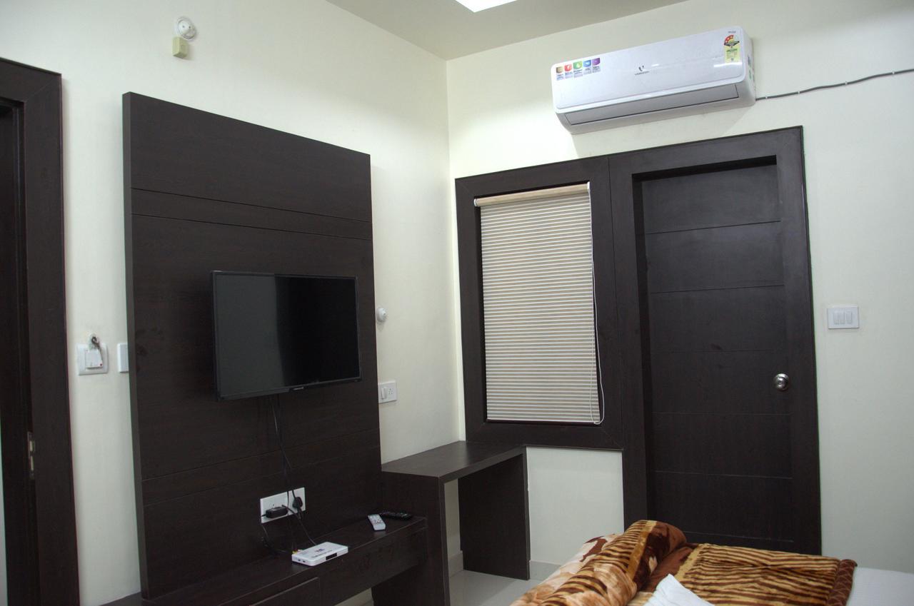 Hotel Mahabir Inn Mathura Exterior photo